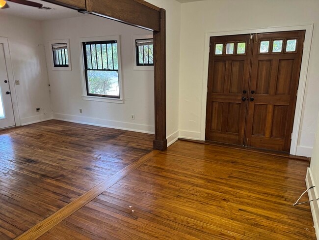 Photo - 2601 N Robinson Ave