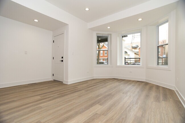 Photo - 1723 W Pierce Ave