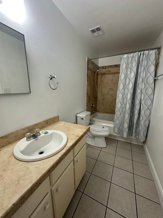 Photo - 710 Legion Dr