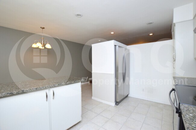 Photo - 2331 W Carson Dr