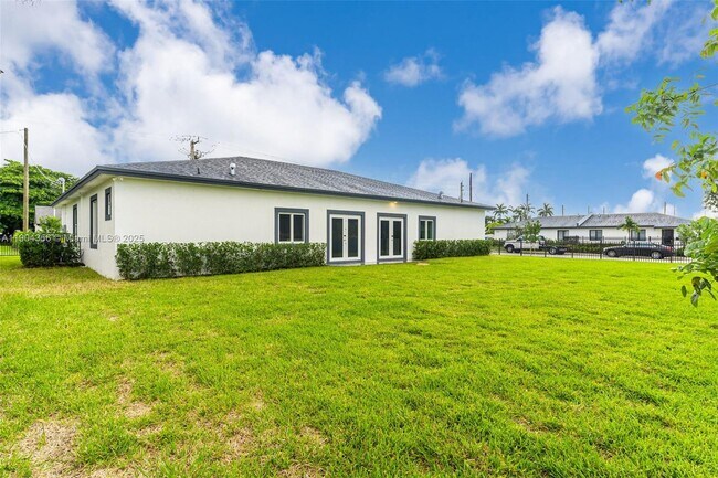 Photo - 11870 SW 220th St