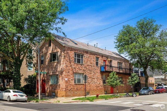 Building Photo - 1900 W Ohio St Rental