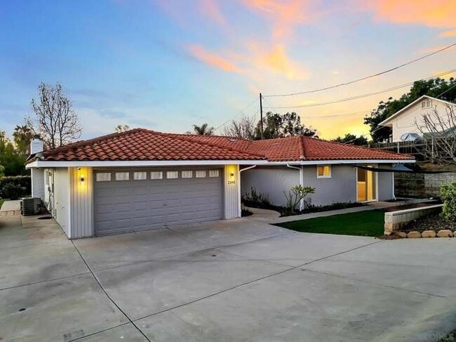 Photo - 2345 Miller Ave