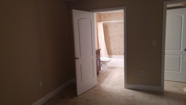 Photo - 2861 N Oakland Forest Dr Unit 107