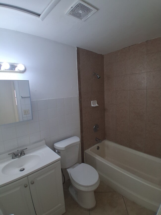 Photo - 401 SW 13th Pl