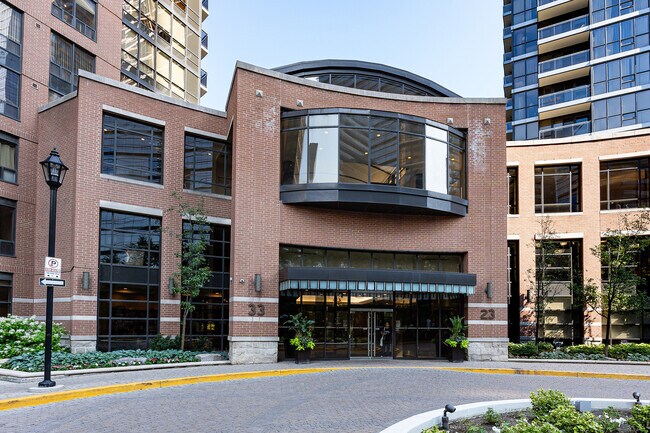Photo - 23 Sheppard Ave E