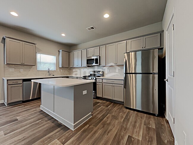 Photo - 358 Winston Cir