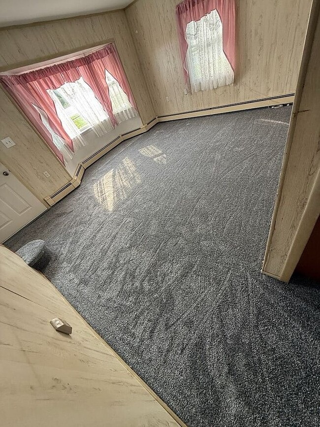 Photo - 422 Loring Rd