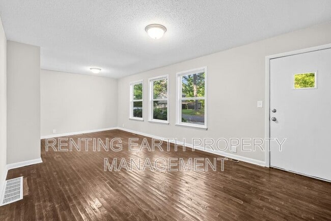 Photo - 1128 Cardwell Ln