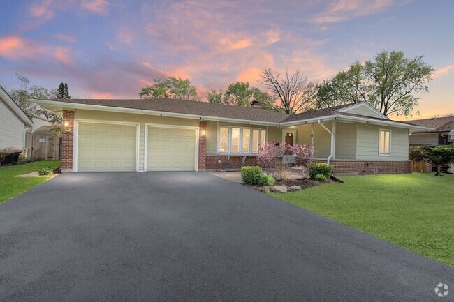 Building Photo - 601 Sycamore Dr Rental