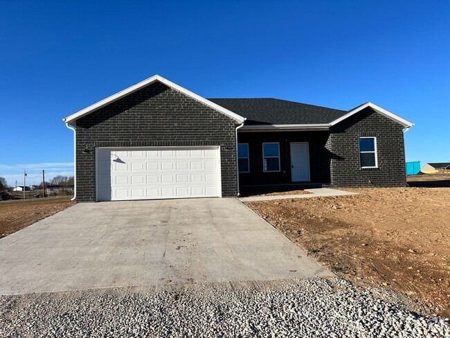 Building Photo - 3 bedroom 2 bath Tin Town MO Rental