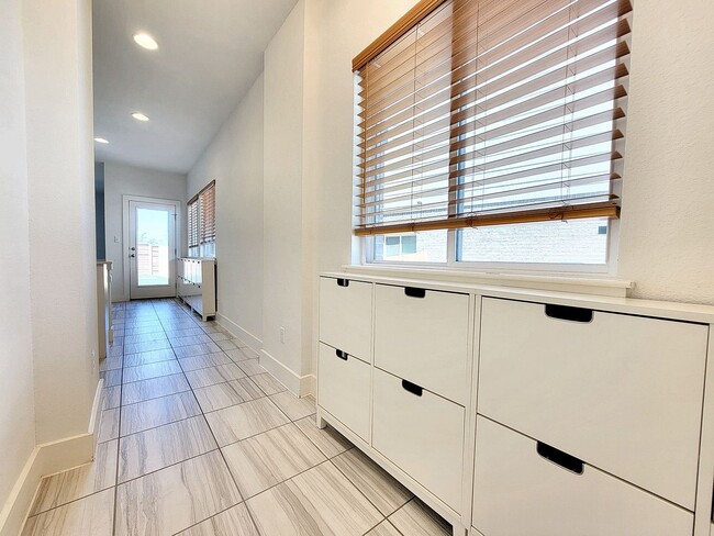 Photo - 130 Furlong Dr