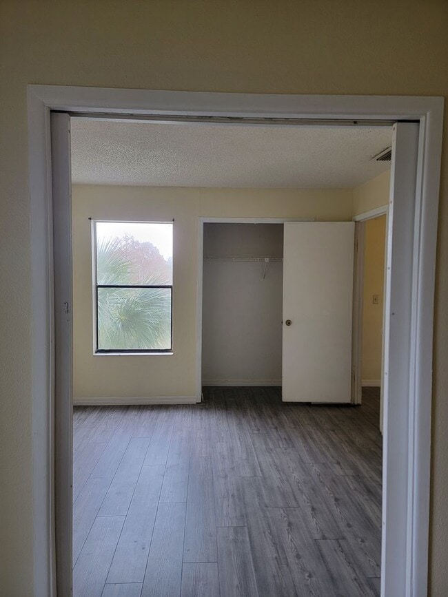 Photo - 2031 Cascades Blvd