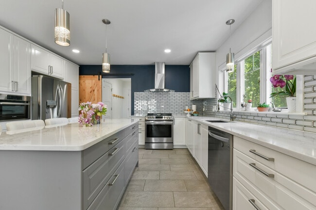 Photo - 10 Farrow St