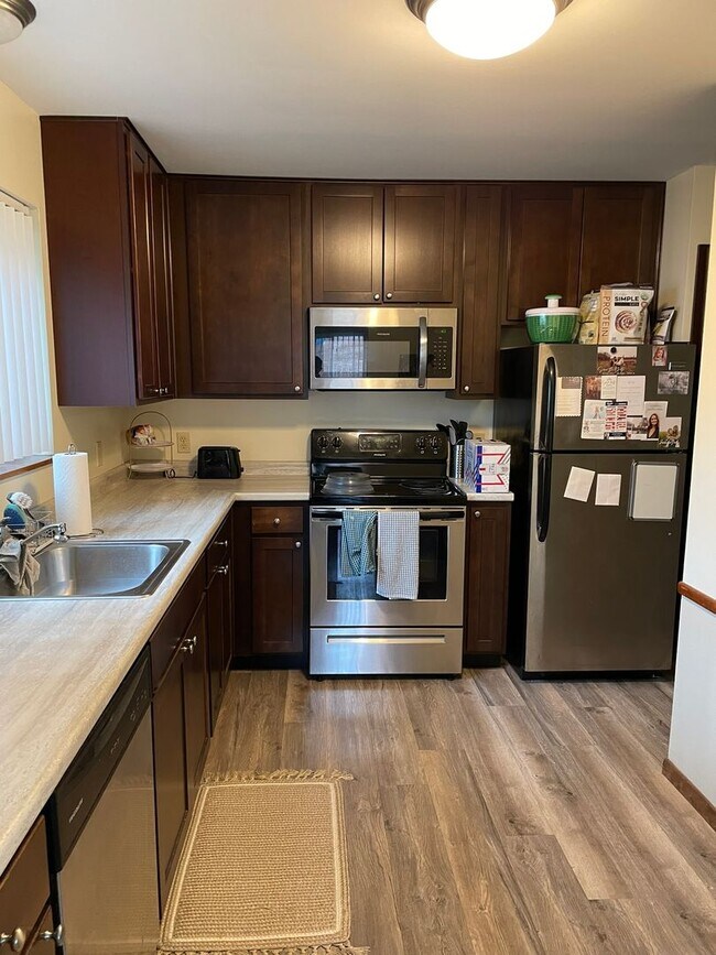 Photo - Lynn Apartments