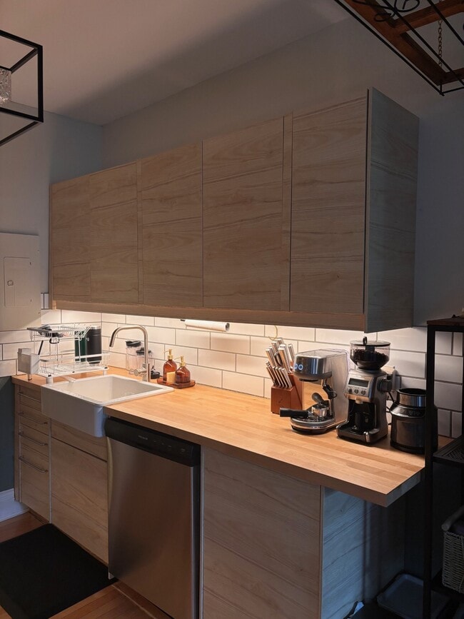 Photo - 5393 Victoria Rd Unit 211