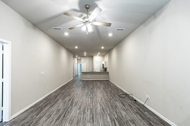 Photo - 1917 Langford Ave