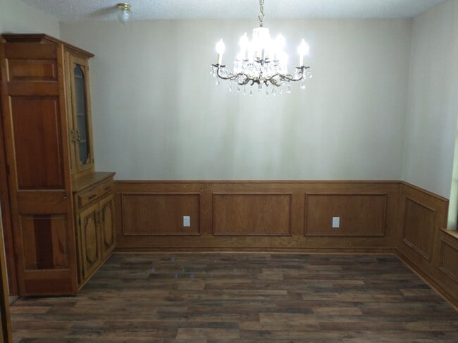 Photo - 606 Hillcrest Cir