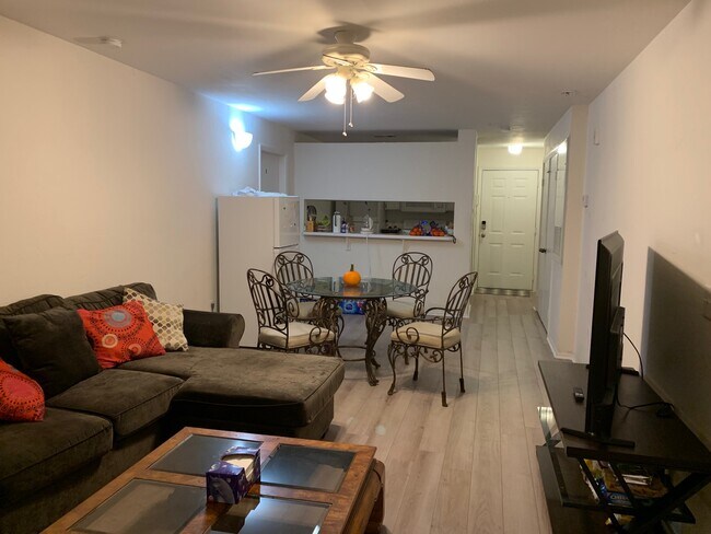 Photo - 4000 SW 23rd St Unit 3307