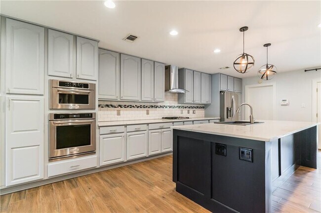 Photo - 11911 Brookwood Rd