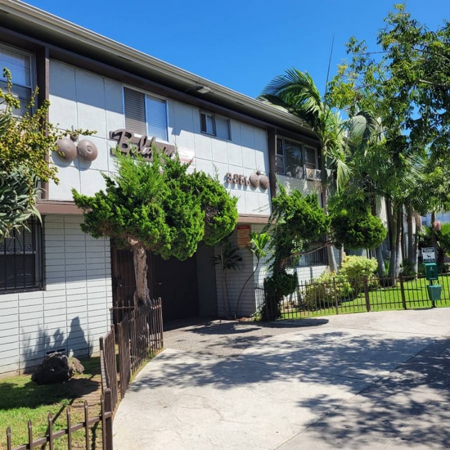 Building Photo - 3956 Stevely Ave Unit 2