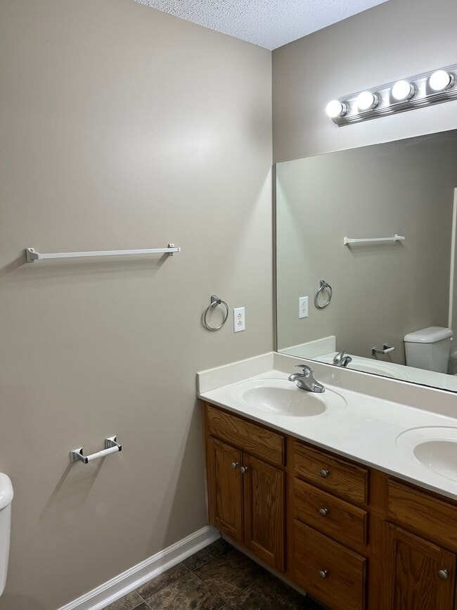 Photo - Three Bedroom in Oak Grove