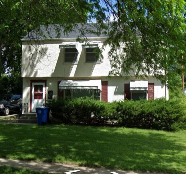 Building Photo - 1304-1306 S Willow Unit 1306 Rental