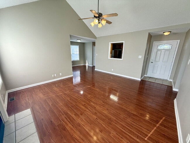 Photo - 409 Athena Dr
