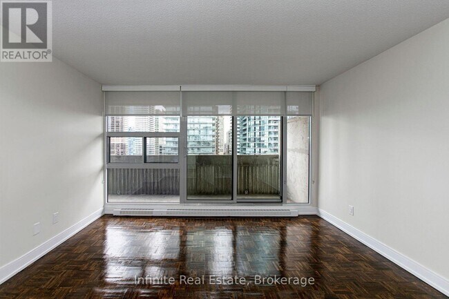 Photo - 33 Isabella St Unit 814