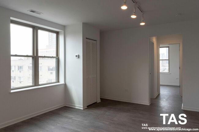 Photo - 940 W Winona St Unidad 602