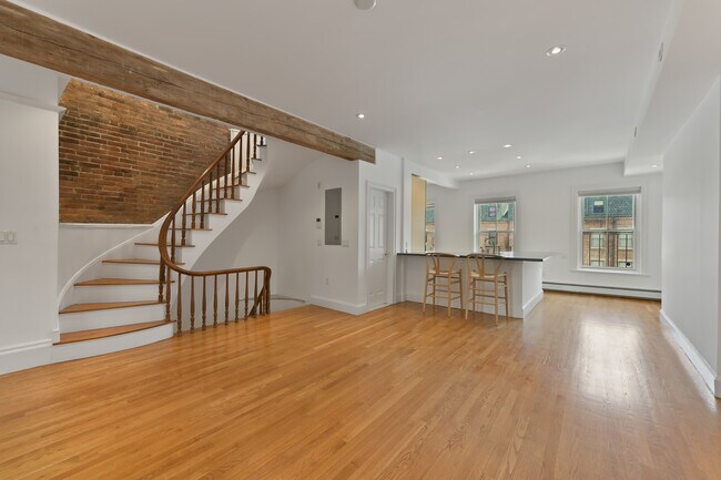 Building Photo - 71 Rutland St Unit 4 Rental