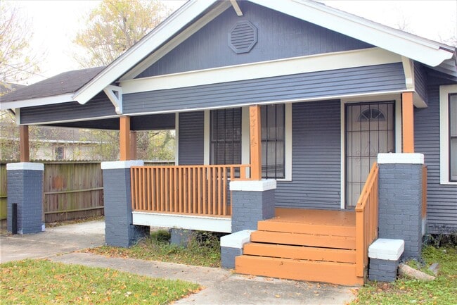 Photo - 3314 Holman St