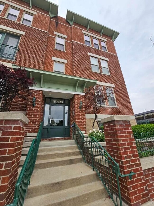 Photo - 120 E Mound St Unit 2