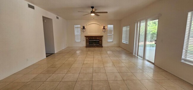 7229 Ojai Dr