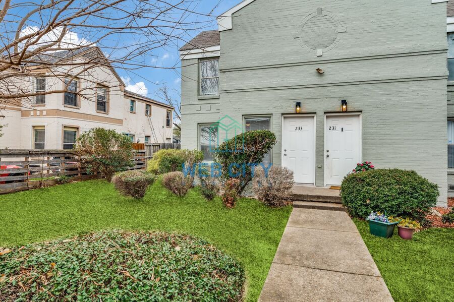 Photo - 231 SE 13th St