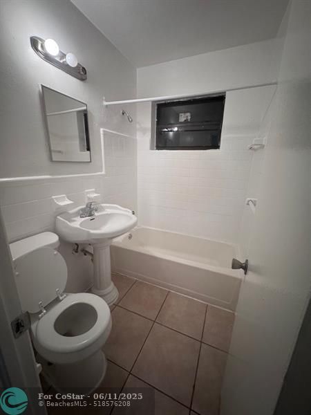 Photo - 107 SW 18th Ave Unit 8