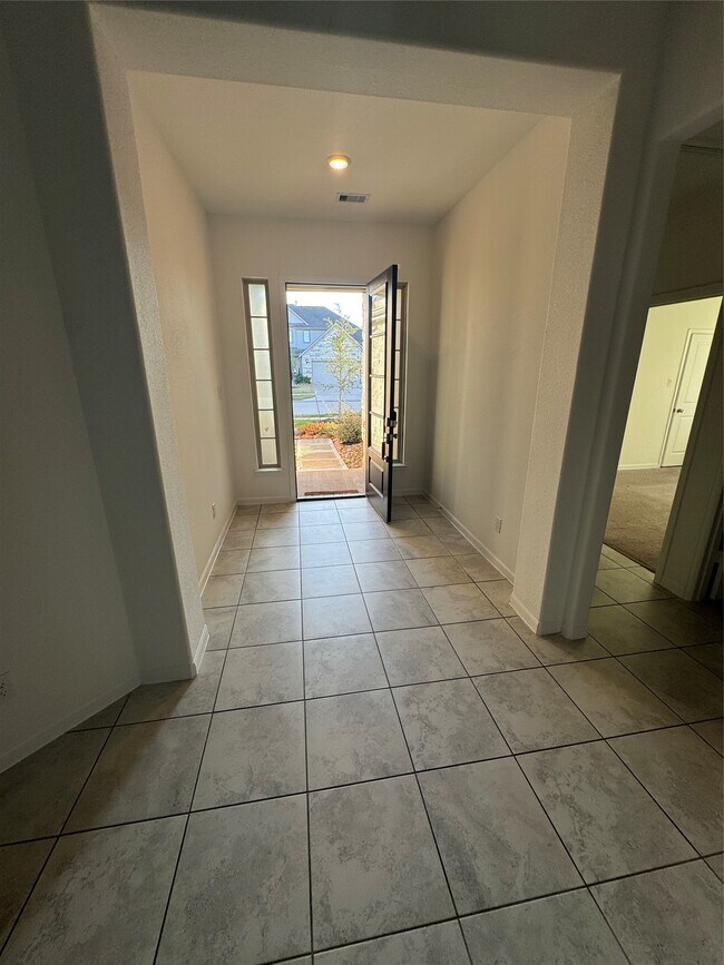 Photo - 2911 Cooper Hawk Ln