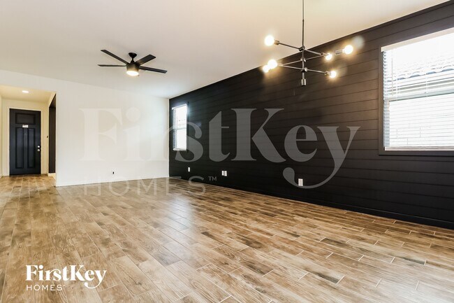 17538 W Villa Hermosa Ln