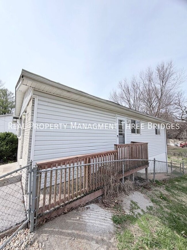 Photo - 241 Flora Dr