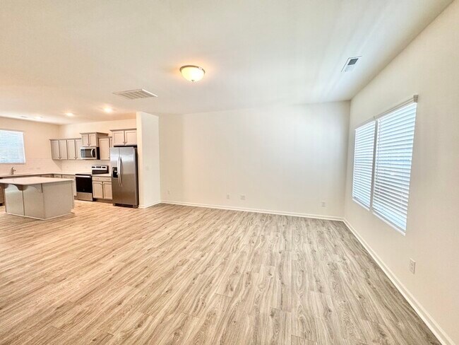 Photo - Three bedroom 2 1/2 bath townhome minutes from I 85 and historic downtown