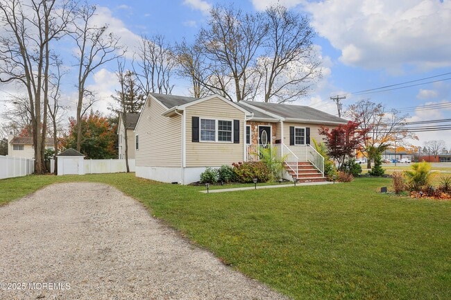 Photo - 58 Richardson Ave