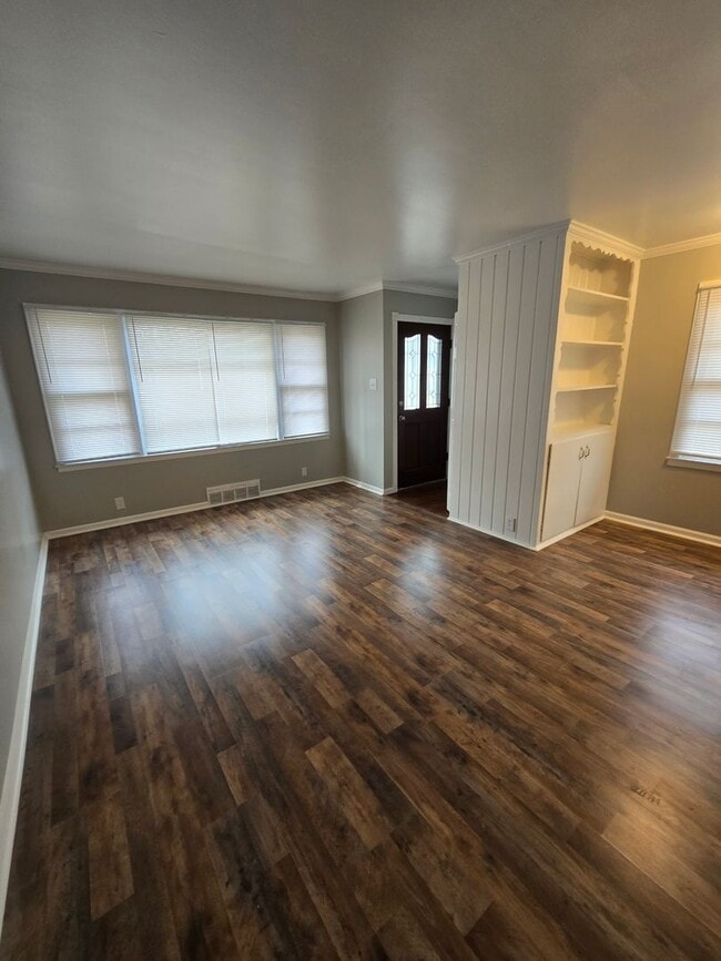 Photo - Three Bedroom Home Located in Warren Township near 10th and Franklin Rd