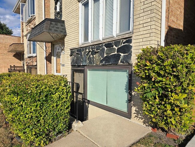 Photo - 5972 S Archer Ave Unidad GN