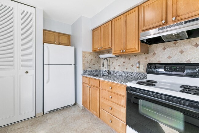 Photo - 6021 N Winthrop Ave
