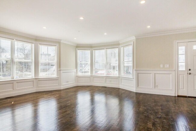 Photo - 37 Juniper St Unit R