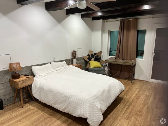 Building Photo - 624 N Topanga Canyon Blvd Rental