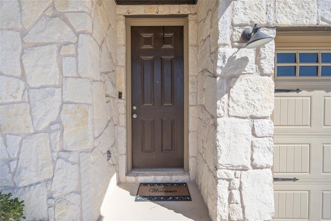 Photo - 547 Saturnia Dr