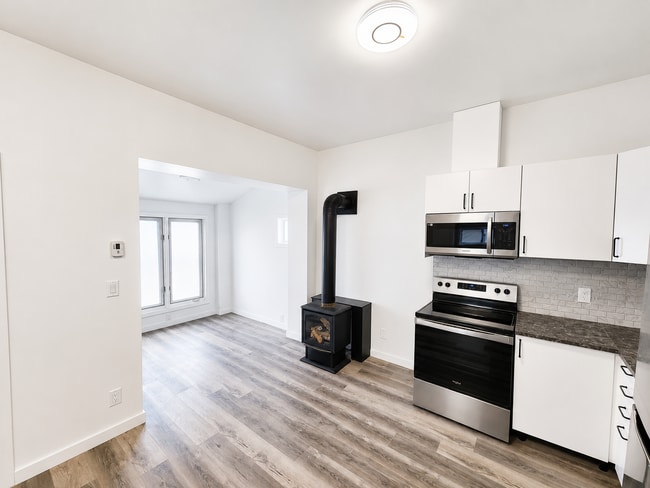 Photo - 135 Charlotte St