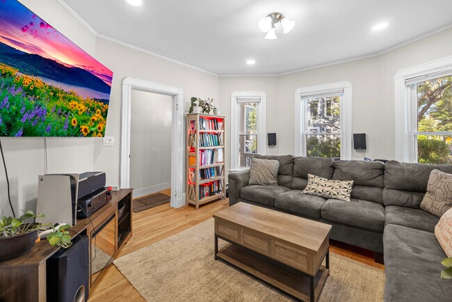 Photo - 57 Grove St Unidad 57