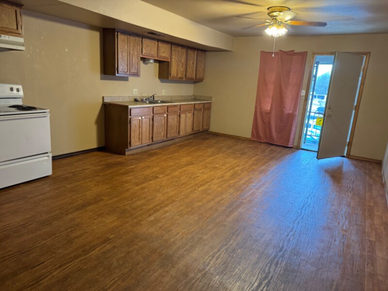 750 Bonham St Apartment Unit 180 Paris, TX